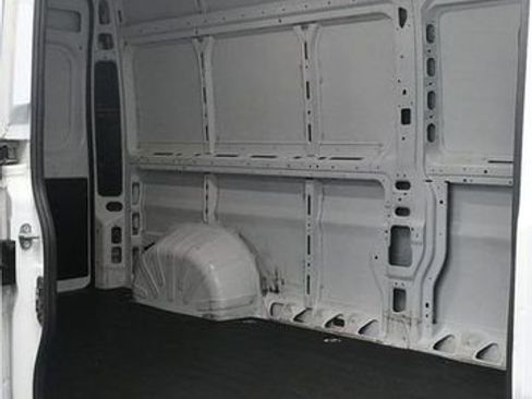 Used 2024 RAM ProMaster 2500 w/ Convenience Group FWD image 13