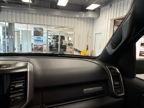 Used 2023 RAM 1500 Big Horn AWD/4WD image 28
