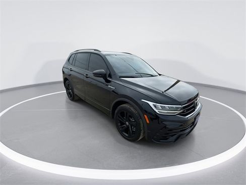Used 2024 Volkswagen Tiguan SE R-Line w/ MDO Package, Three-Row image 2