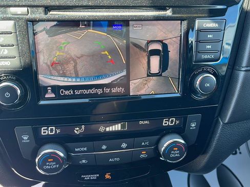 Used 2019 Nissan Rogue SV w/ Premium Package AWD/4WD image 14