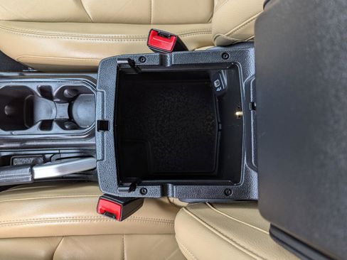 Used 2018 Jeep Wrangler Unlimited Sahara w/ Dual Top Group AWD/4WD image 27