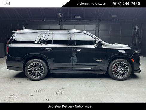 Used 2023 Cadillac Escalade V image 8