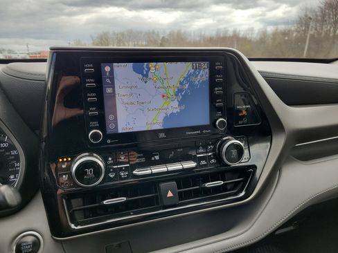 Used 2021 Toyota Highlander Limited AWD/4WD image 28