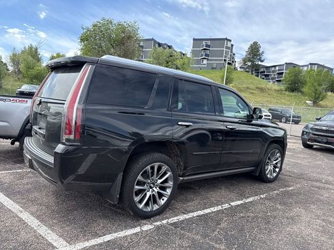 Used 2019 Cadillac Escalade Platinum w/ Escalade Sport Edition AWD/4WD image 7