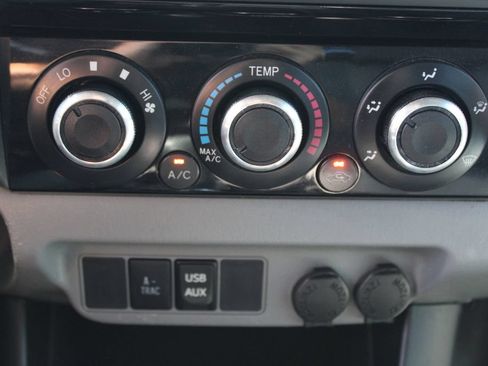 Used 2015 Toyota Tacoma 4x4 Double Cab w/ TRD Off-Road Package image 16