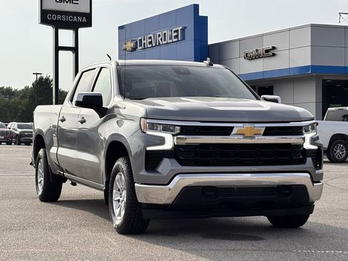Used 2023 Chevrolet Silverado 1500 LT w/ Protection Package AWD/4WD image 2