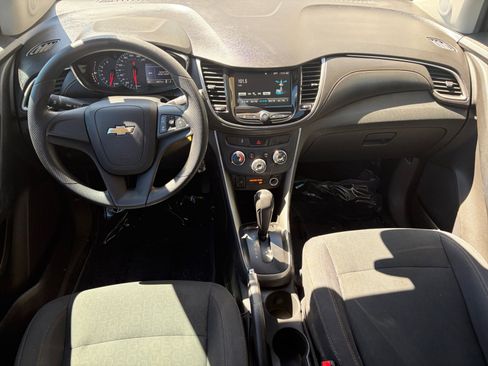 Used 2017 Chevrolet Trax LS FWD image 17