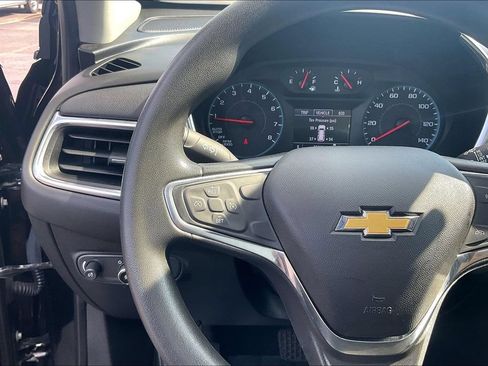 Used 2018 Chevrolet Equinox LT FWD image 17