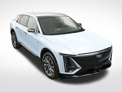 Used 2025 Cadillac Lyriq Sport AWD/4WD image 23