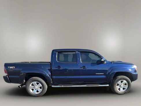 Used 2012 Toyota Tacoma 4x4 Double Cab w/ TRD Sport Pkg image 8