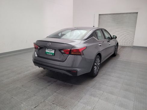 Used 2025 Nissan Altima 2.5 SV FWD image 9