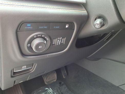 Used 2025 Jeep Grand Cherokee Summit AWD/4WD image 28