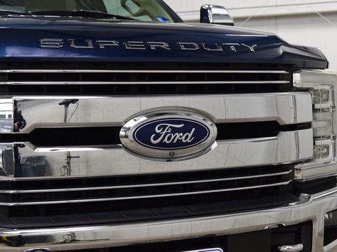 Used 2017 Ford F350 Lariat w/ Lariat Ultimate Package image 11