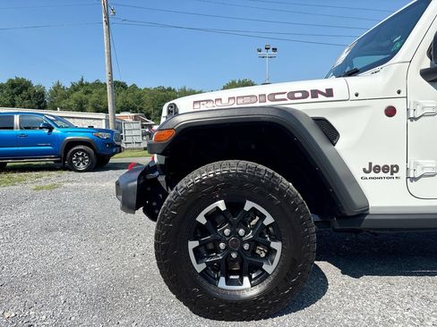 Used 2026 Jeep Gladiator Rubicon AWD/4WD image 14