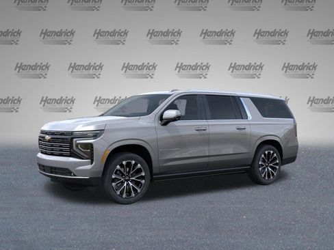 New 2026 Chevrolet Suburban High Country AWD/4WD image 3