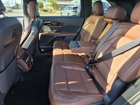 New 2026 Lincoln Nautilus Reserve w/ Jet Appearance Package image 7