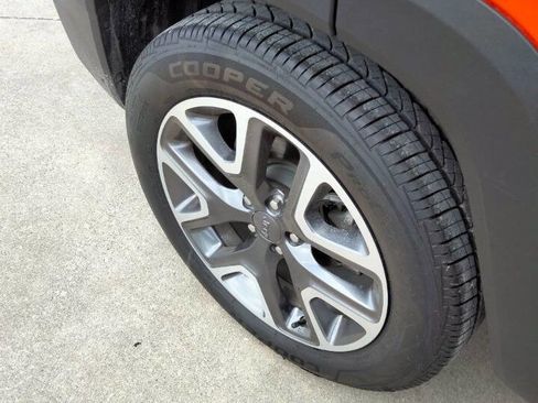 Used 2017 Jeep Renegade Latitude image 24