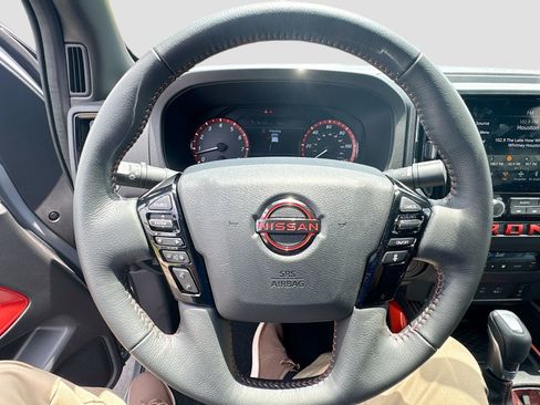Used 2025 Nissan Frontier Pro-X w/ Pro Convenience Package RWD image 11