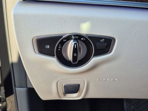 Used 2017 Mercedes-Benz E 300 image 32