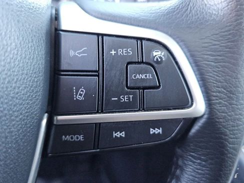 Used 2024 Toyota Sienna XLE image 13