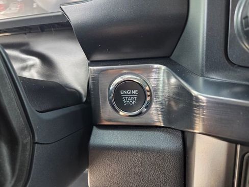 Used 2025 Ford F250 Lariat w/ Lariat Ultimate Package AWD/4WD image 30