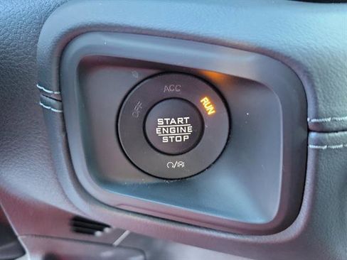 Used 2025 Jeep Wrangler Unlimited Rubicon image 15