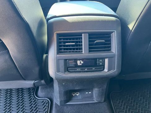 Used 2018 Volkswagen Atlas SEL w/ R-Line Package image 20