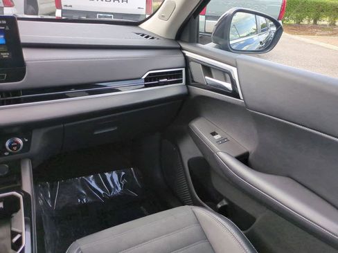 Used 2025 Mitsubishi Outlander SE AWD/4WD image 16