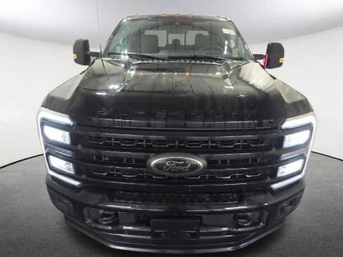 Used 2023 Ford F250 Lariat w/ Lariat Ultimate Package AWD/4WD image 2
