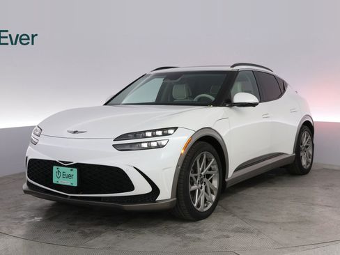 Used 2023 Genesis GV60 Advanced image 2