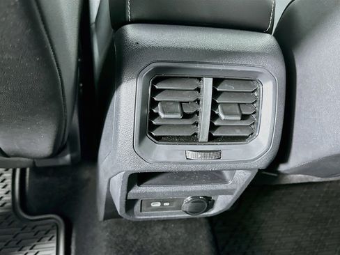Used 2023 Volkswagen Tiguan SE FWD image 26