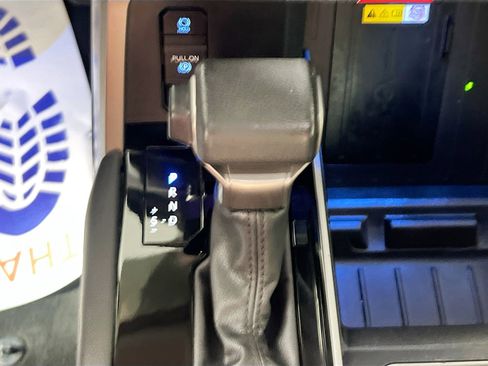 Used 2024 Toyota Tundra Limited image 25