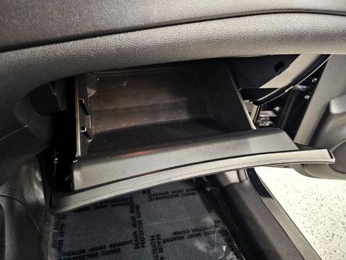 Used 2018 Nissan Rogue SV image 22