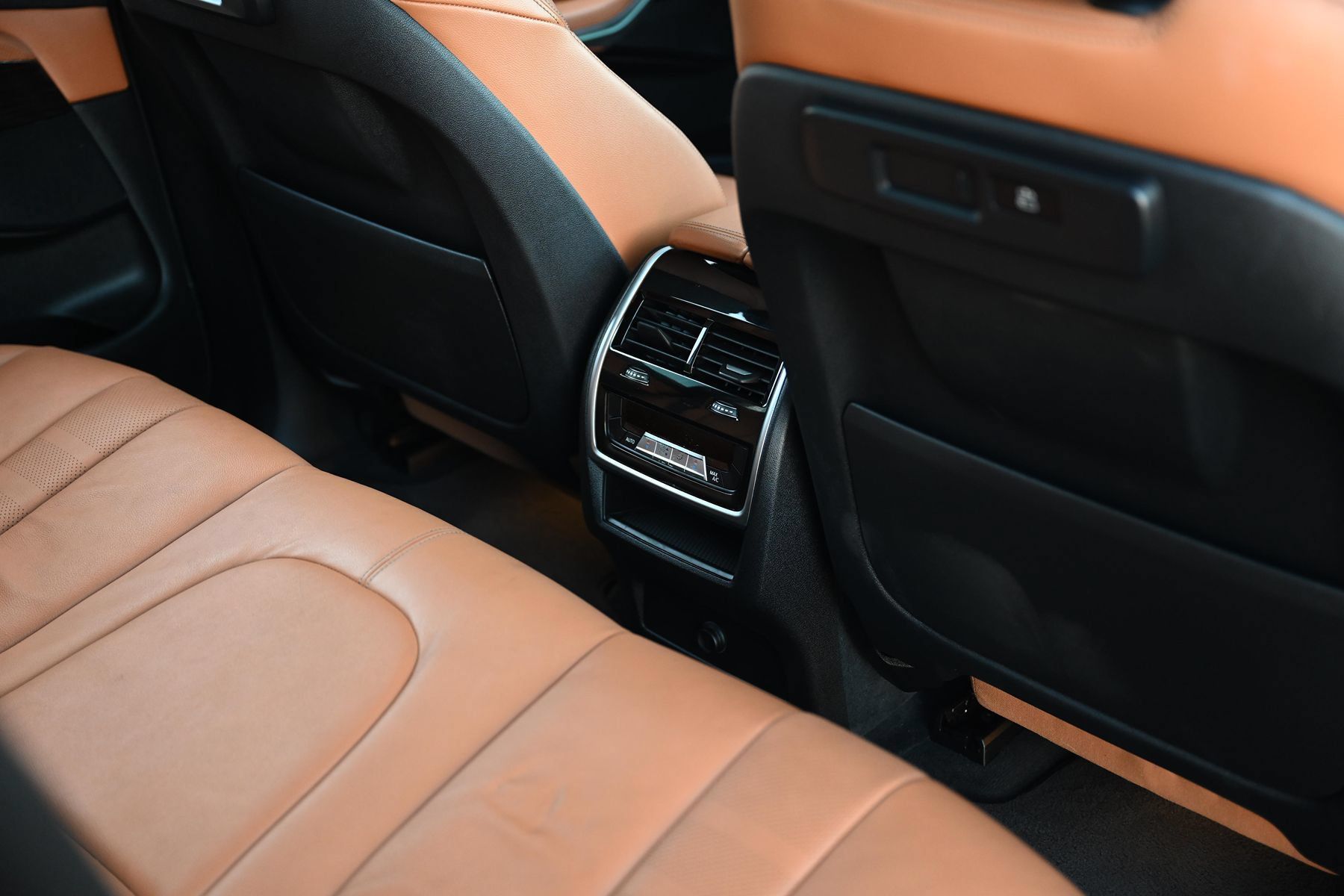 Used 2019 BMW X5 xDrive40i w/ Convenience Package AWD/4WD image 17