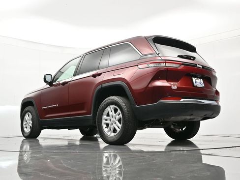 Used 2024 Jeep Grand Cherokee Laredo image 47