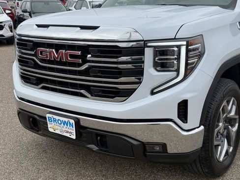 New 2026 GMC Sierra 1500 SLT image 16