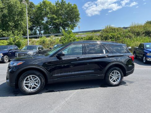 New 2026 Ford Explorer Active AWD/4WD image 7