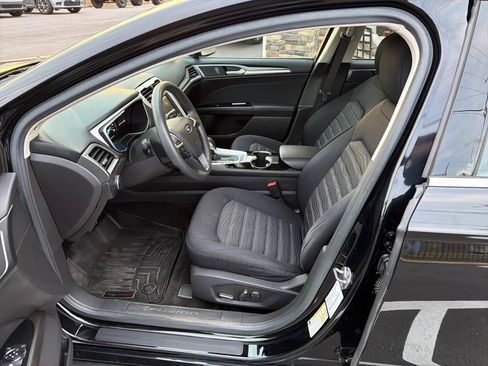 Used 2016 Ford Fusion SE image 23