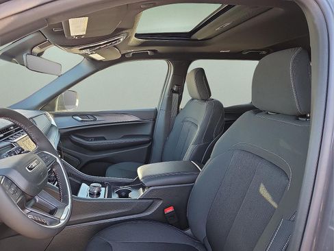 New 2026 Jeep Grand Cherokee L 4WD image 14