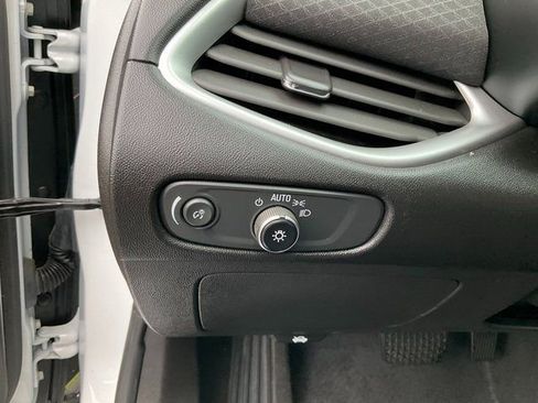 Used 2024 Chevrolet Malibu LT image 9