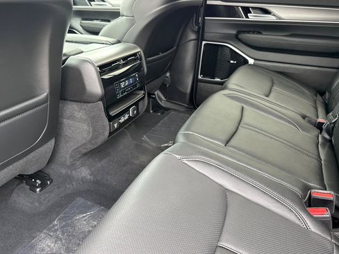 New 2026 Jeep Grand Wagoneer Limited AWD/4WD image 11