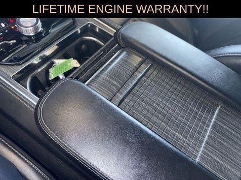 Certified 2024 Jeep Wagoneer L Series II w/ Flexible Seating Group image 21