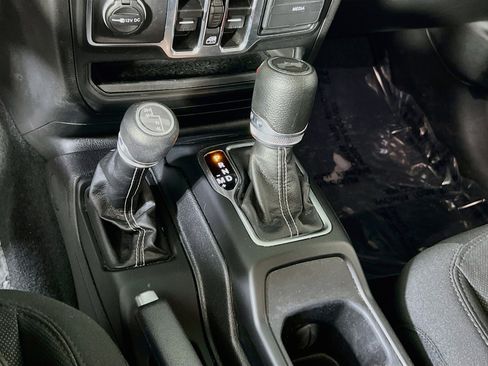 Used 2023 Jeep Wrangler Sahara w/ Safety Group AWD/4WD image 17