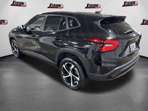 Used 2025 Chevrolet Trax RS FWD image 7