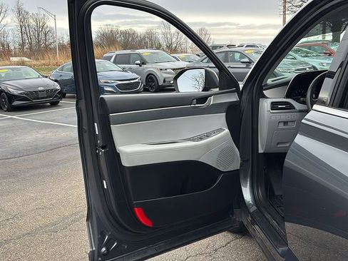 Used 2021 Hyundai Palisade SE image 11