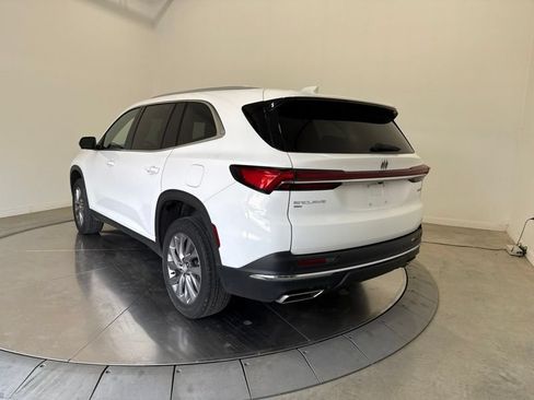 Used 2025 Buick Enclave Preferred AWD/4WD image 5