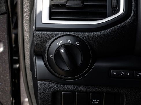 Used 2019 Nissan Titan S w/ S Utility Package image 20