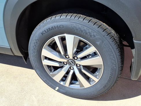 New 2026 Nissan Pathfinder SL AWD/4WD image 10