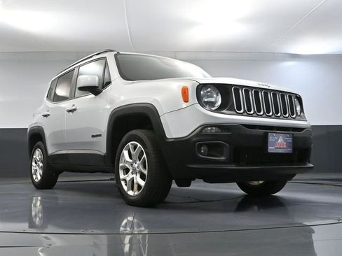Used 2017 Jeep Renegade Latitude w/ Cold Weather Group AWD/4WD image 47