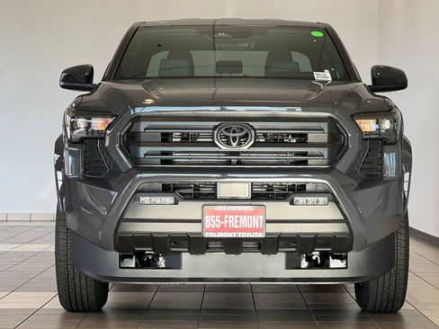 Used 2026 Toyota Tacoma SR5 RWD image 4